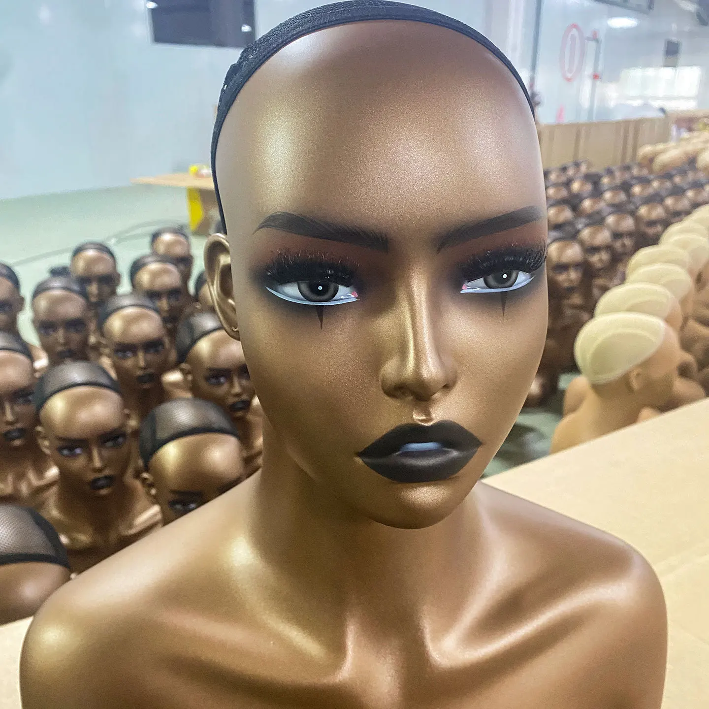 tete-de-mannequin-en-pvc-avec-trou-de-fixation-buste-de-mannequin-femme-afro-americaine-realiste-avec-epaules-modele-demi-corps-pour-perruques