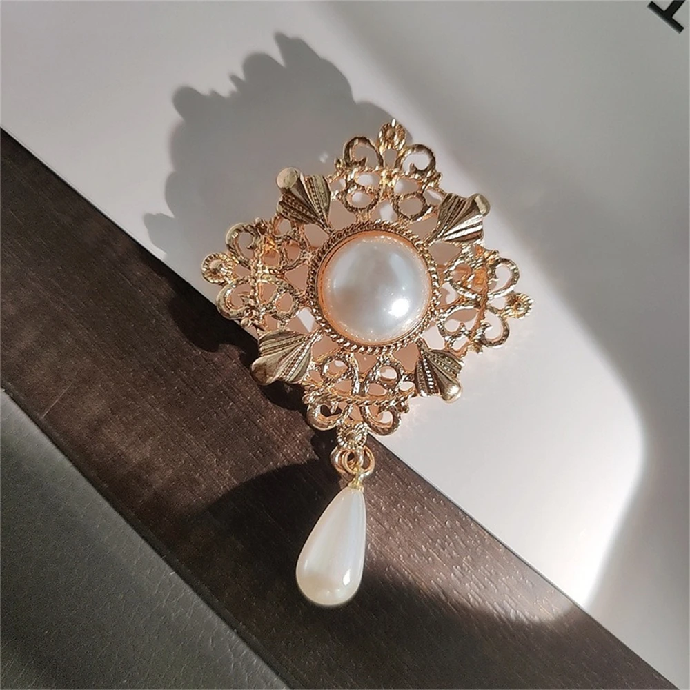 Elegante broches de flores de cristal de diamantes de imitación de Color dorado para mujer, conjuntos de alfileres de broche de perlas de gota de moda, regalos de joyería de lujo de boda