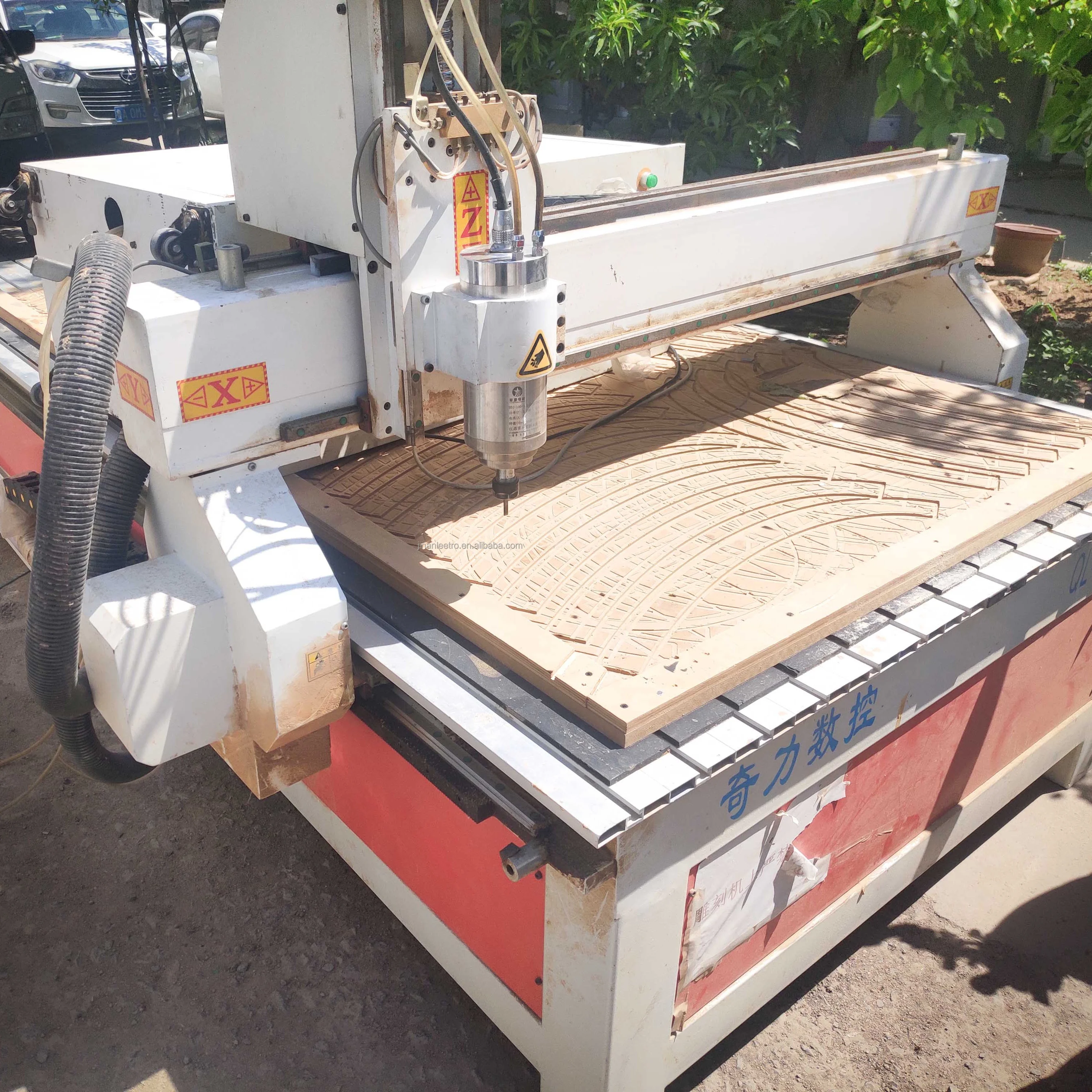 

Cheap Used Second Hand 1325 Step Motor Wood CNC Router Machine Price