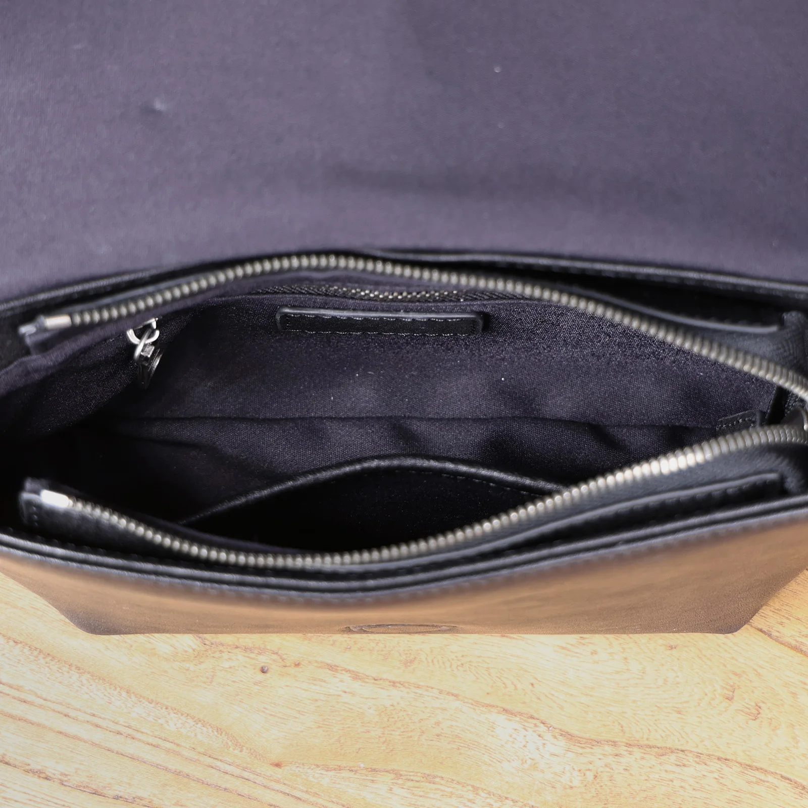 Echte Leder-Umhängetasche für Herren, Kleine Crossbody-Tasche, Schultertasche aus hochwertigem, pflanzlich gegerbtem Leder, Modischer Casual-Stil – Detail 16