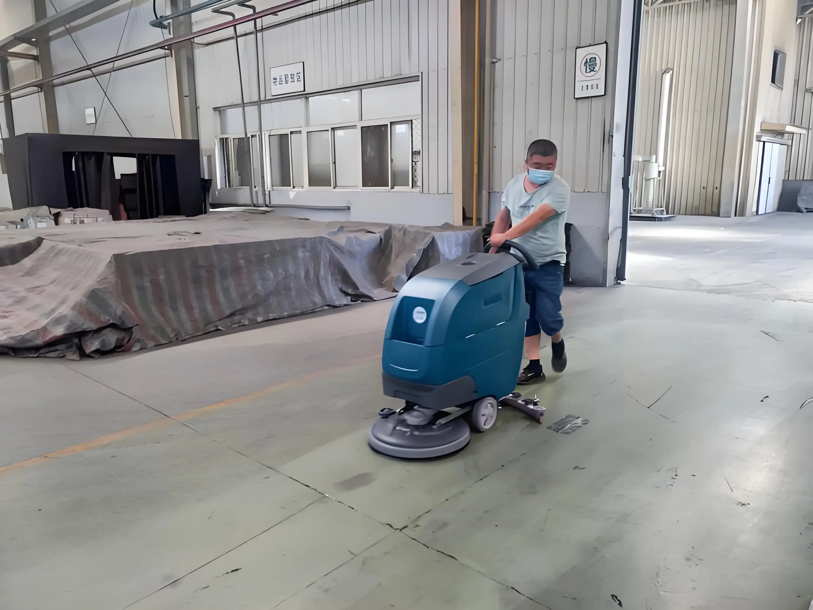 Fully automatic floor sweeping machines, floor washing machines, and commercial cleaning equipment are selling well