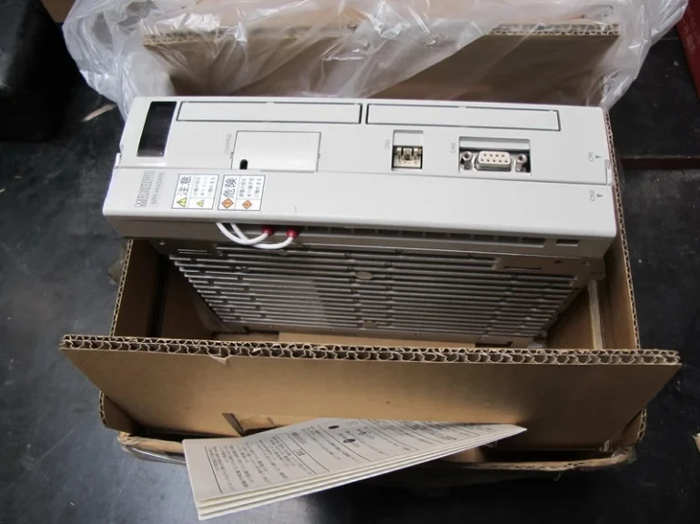 MR-H100B  SERVO DRIVER  ,  In good working condition, free shipping   a