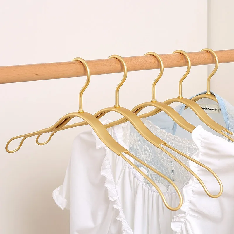 

Golden widened aluminum clothes hanger traceless non bulge rustproof adult household wardrobe laundry hanger wardrobe storage