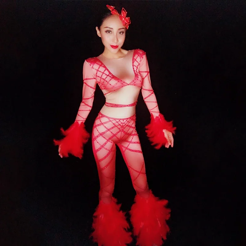 ชุดบอดี้สูทพิมพ์ลายเพชรปลอมสำหรับผู้หญิง ผ้าสเตรชสีแดง แต่งขนนก จั๊มสูทขาบาน ชุดเต้นโพลแดนซ์ ชุดนักเต้นโกโก้ รุ่น XS4869