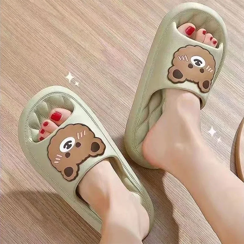 Zapatillas de oso de baño para mujer, sandalias gruesas suaves de dibujos animados, zapatos de nube para interiores y exteriores, Verano