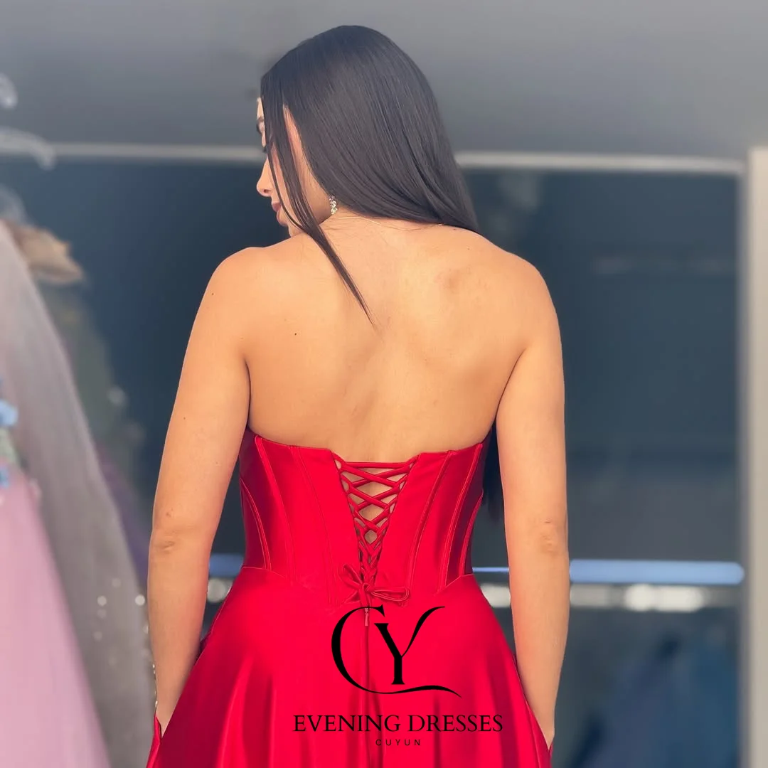 فساتين سهرة حمراء من CUYUN للنساء بدون حمالات بفتحة عالية مثيرة فستان حفلات طويل مشد خلفي مخصص للحفلات للمناسبات الخاصة