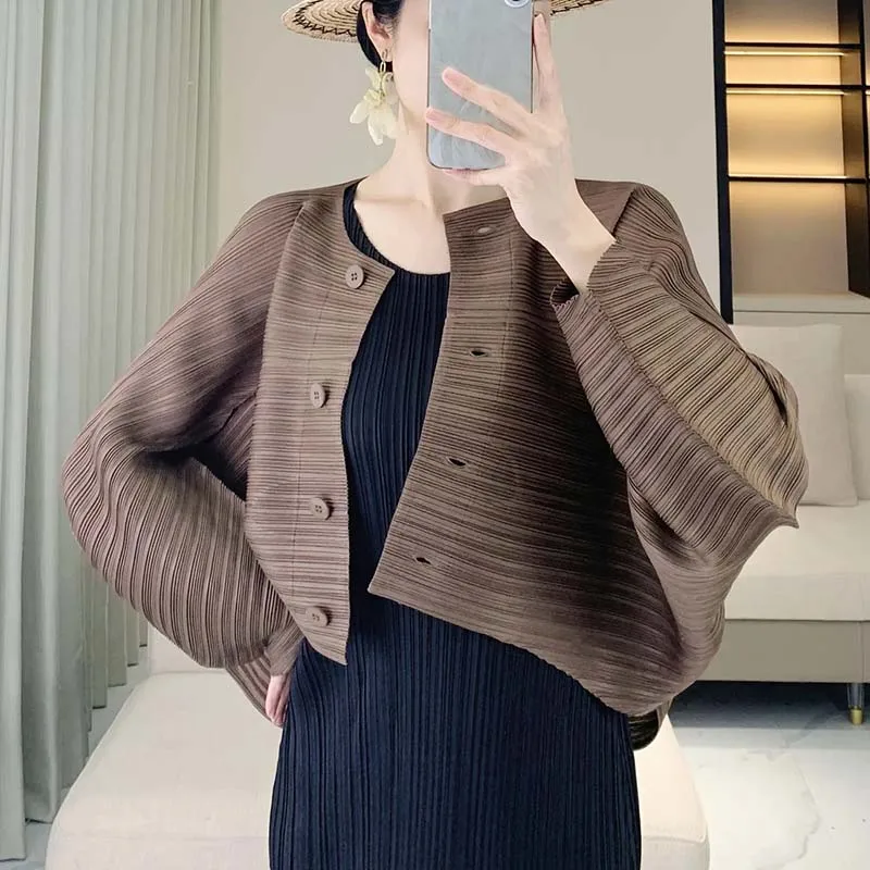 

Miyake Dark Green Pleated Loose Solid Color Top Loose High-end Single Breasted Round Collar Bawting Long Sleeve Shirts