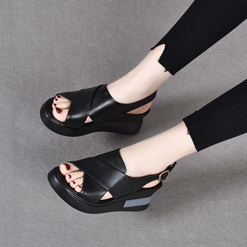 Comfortable Sandals 2022 New Summer Fashion Outer Wear Solid Color All-match Thick-soled Sponge Cake One-word Buckle Women Shoes