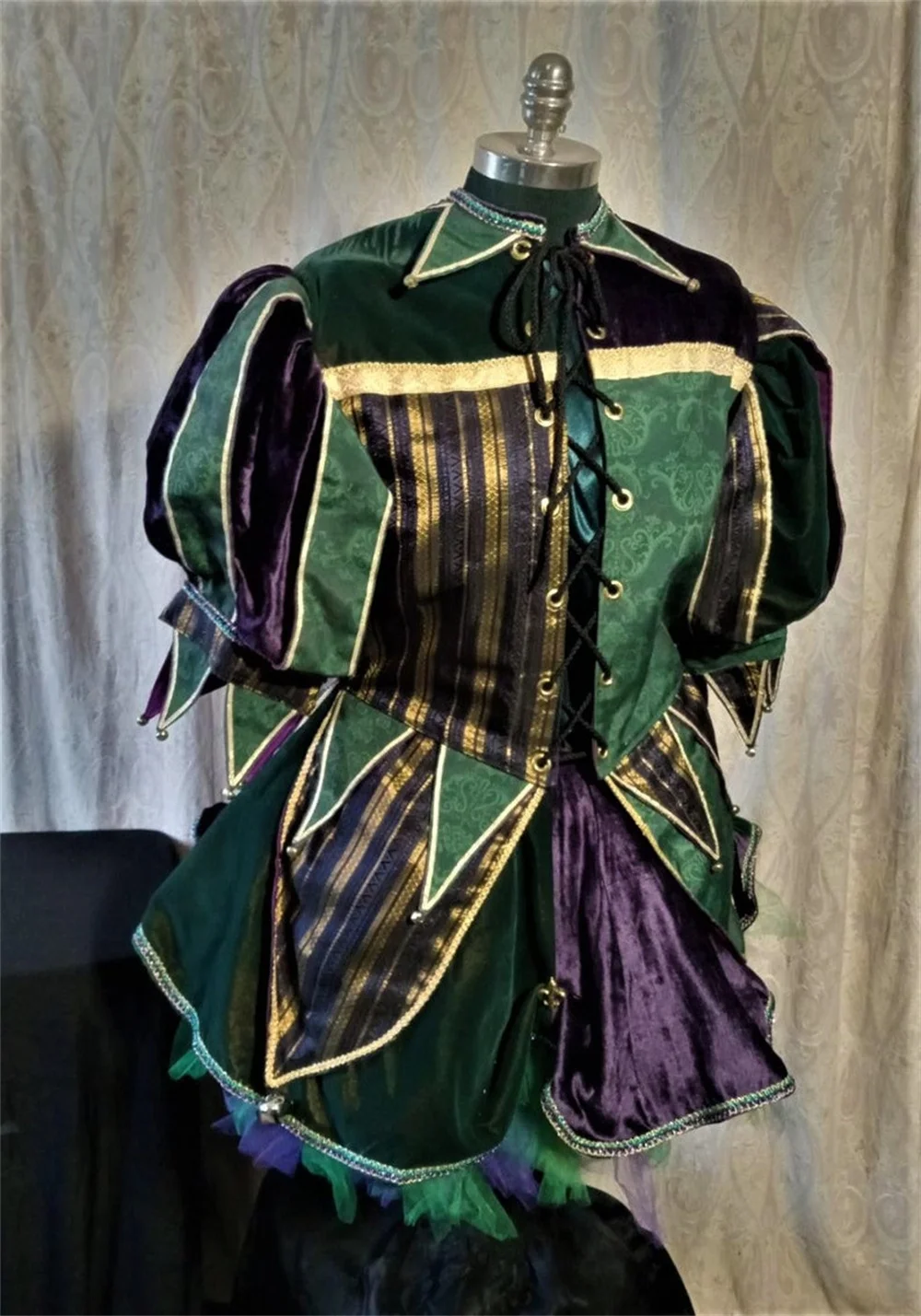 Medieval Jester Costume Dress Renaissance Jester Cosplay Costume Suit with Hat Circus Clown Costume Women Adult Festival Outfit