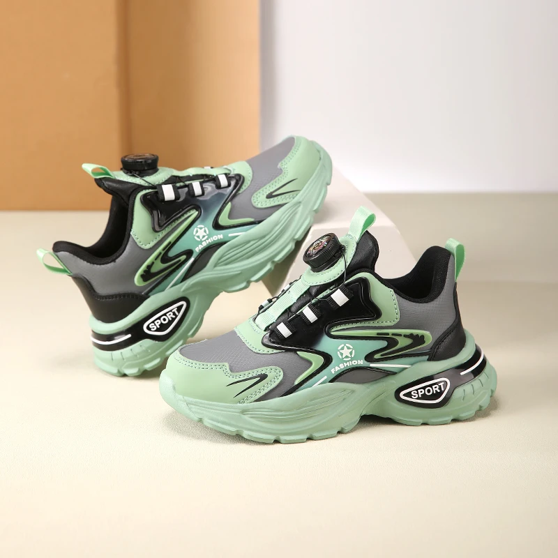 Scarpe da corsa per bambini Scarpe da ginnastica piatte da allenamento piatte da passeggio morbide e traspiranti in mesh estivo leggero Scarpe da tennis per bambini originali