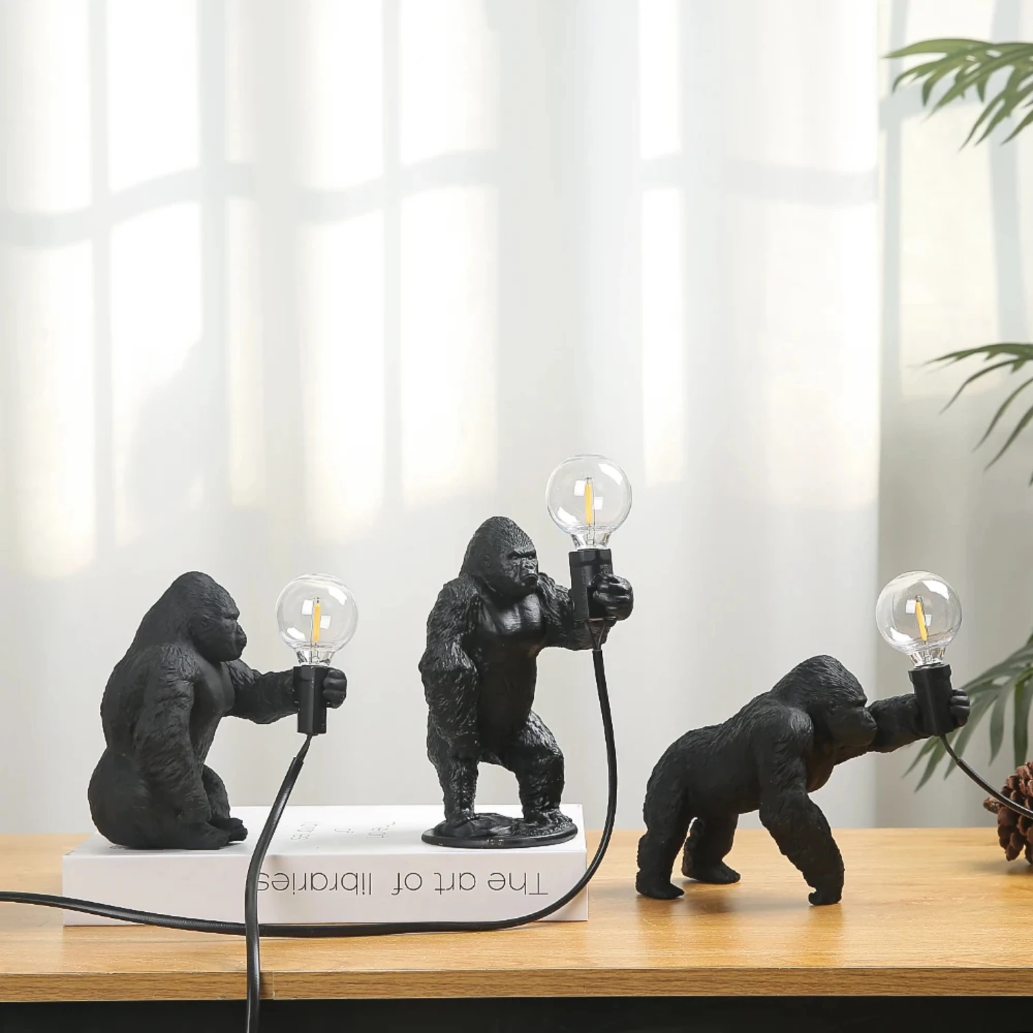 Lámpara de mesa King Kong Gorilla Animal, decoración de resina para interiores, pequeña lámpara de noche, artesanías creativas, Decoración de mesa de gorila, nueva