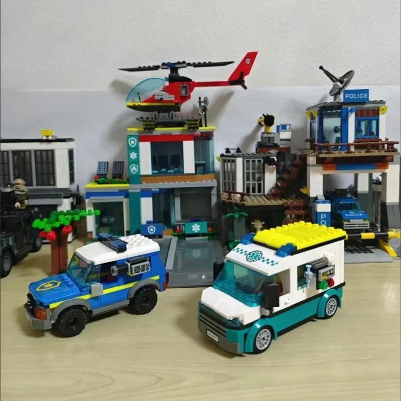 City Series Emergency Rescue Center Fire Police Helicopter Boys Assembling Building Blocks Toys Children\'s Christmas Gifts News