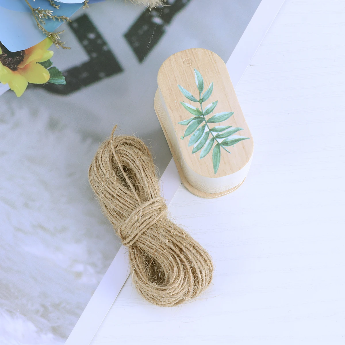 

50pcs Hawaii Gift Hanging Tag Creative Green Leaves Pattern Present Gift Labels Party Supplies for Hawaii Luau Tropical Party Bi