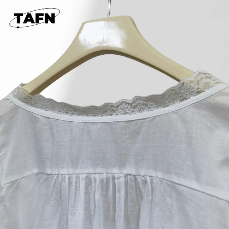 الفرنسية أنيقة 25 أوائل الخريف الدانتيل قطع الكشكشة عطلة نمط أعلى كبير U الرقبة طويلة الأكمام قميص شارع العليا AG1530