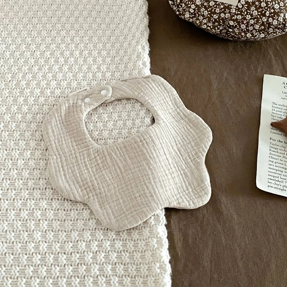 تغذية المرايل مكافحة القيء مقاوم للماء شكل زهرة الطفل الترويل المرايل غزل القطن الجولة الرقبة منشفة لعاب الأطفال الملابس