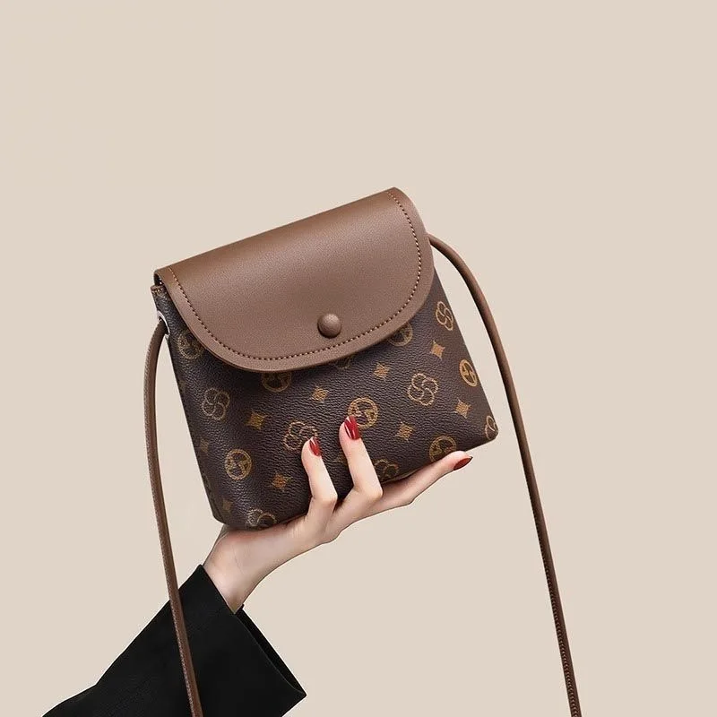 

Bucket bag 2025 new women's bag mobile phone bag textured small bag fashionable commuter retro shoulder messenger bag