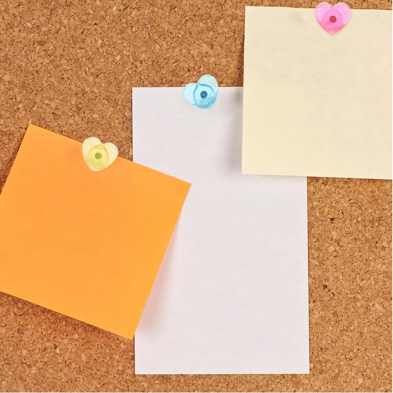 

100Pcs Heart Thumbtacks Plastic Cute Flat Head Pushpins for Bulletin Cork Message Boards Office School Home Decorative Use