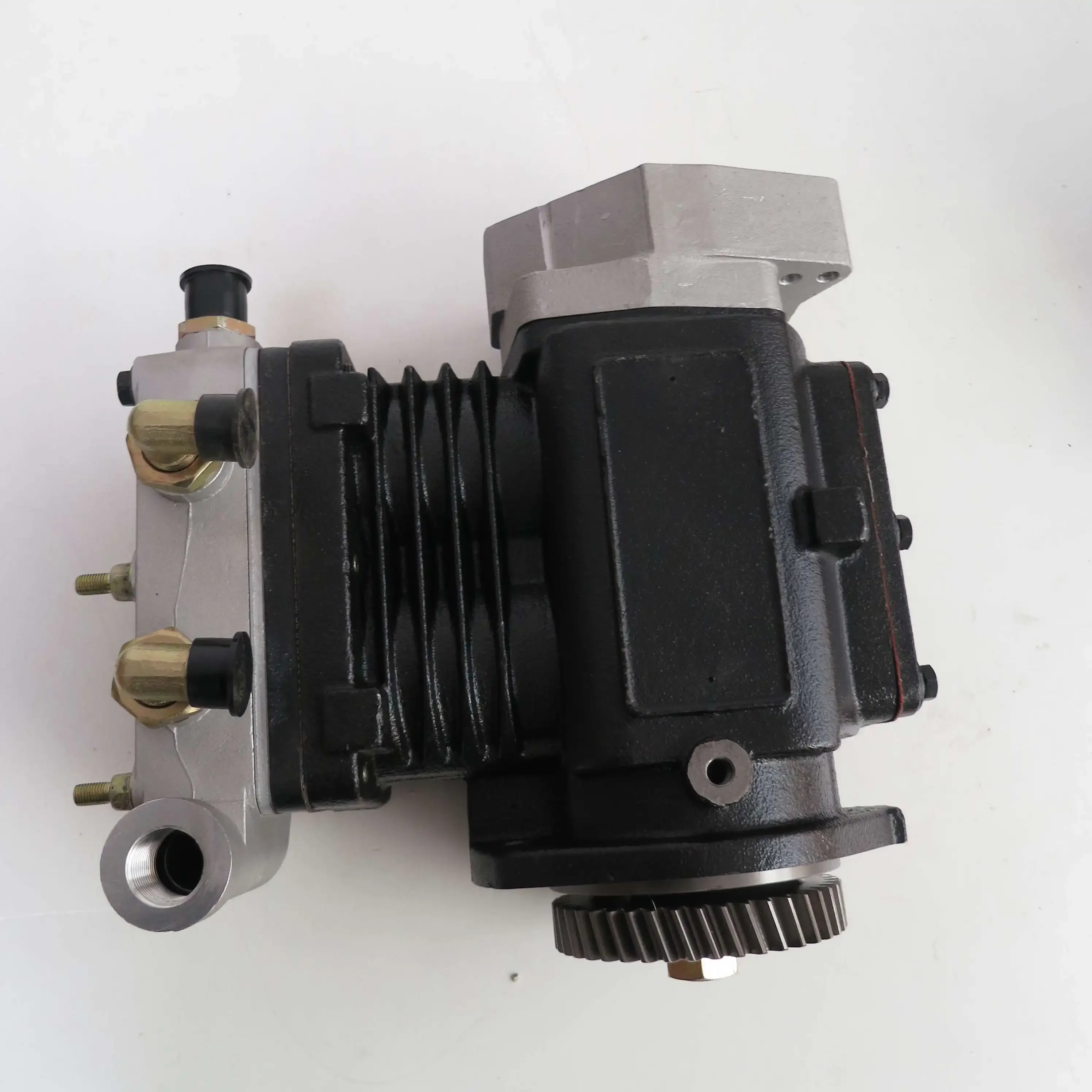 4930041 قطع غيار محركات الشاحنة الثقيلة ضاغط الهواء 6 لتر