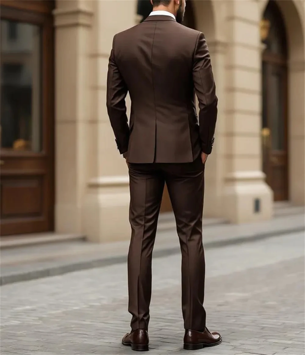 Trajes de hombre marrones hechos a medida 2025 para boda, trajes formales ajustados de 3 piezas, esmoquin para padrinos de boda para eventos (chaqueta + chaleco + pantalones)