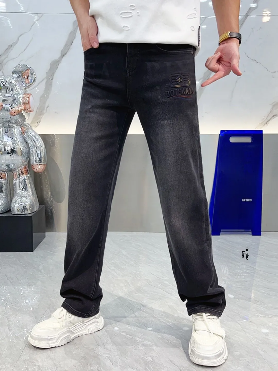 

New 2025 Men's Straight Leg Jeans Comfortable Versatile Faionable Printed Label Casual Autumn Long Pants M Model
