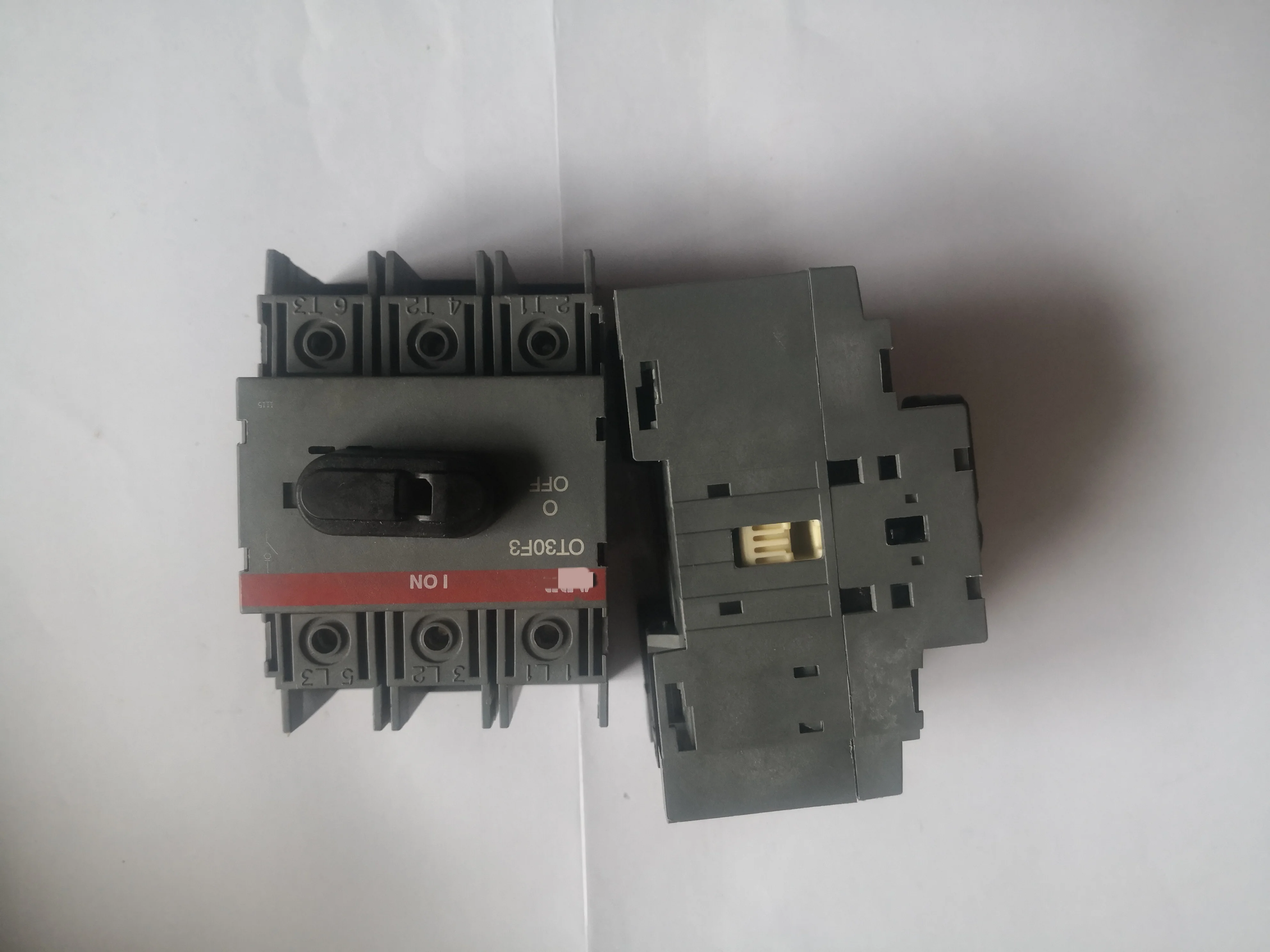 Brand New Original OT30F3 Isolating Switch (Without Original Box) - Ready Stock.