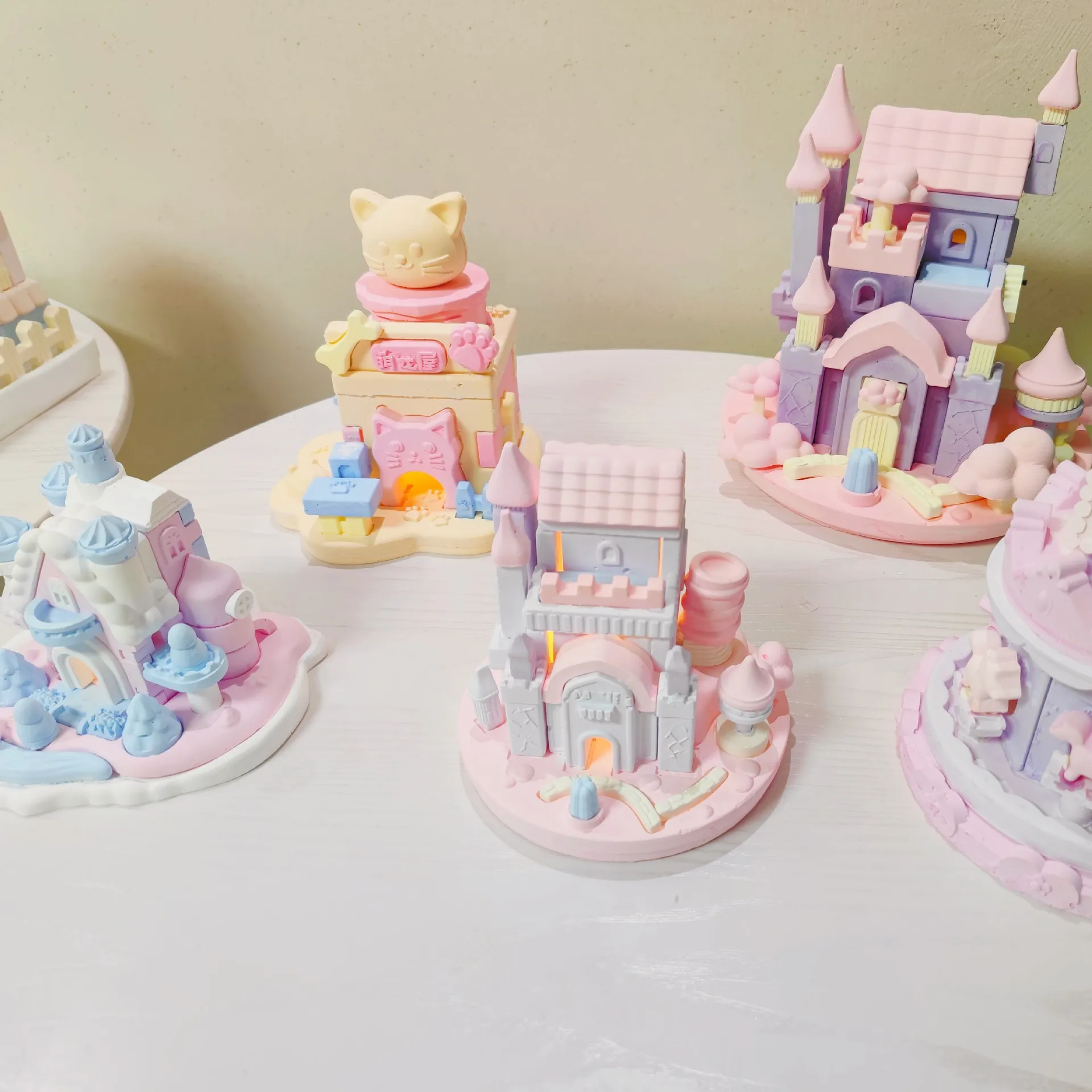 ชุดสร้างบ้านและปราสาท DIY นักก่อสร้างตัวน้อย ของเล่นสร้างสรรค์สำหรับเด็ก ชุดจำลองการสร้างบ้าน