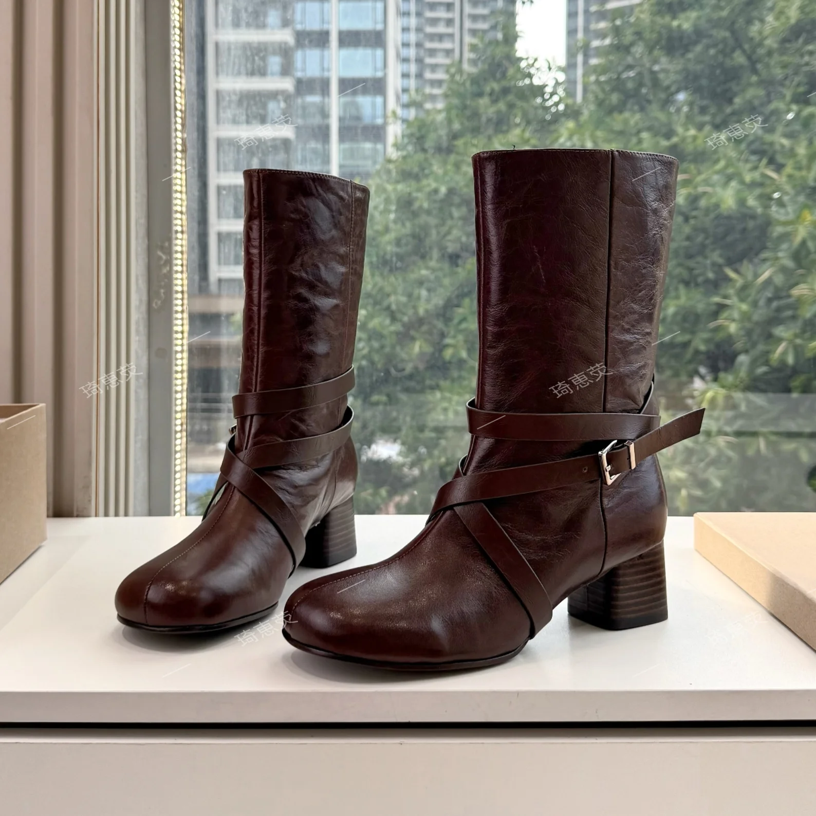 Matte Finish Vintage British-Style Ankle Boots 2026 Fall New Arrivals—Hidden-Platform Chunky-Soled Wide-Toe Fashion boots