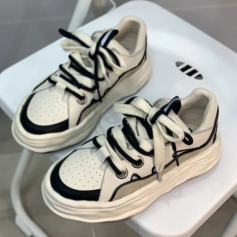 

2023 New Niche Design Sense Sports White Shoes Female Street Shooting Daddy Thick-soled Trendy Shoes Dissolving Shoes Sneakers