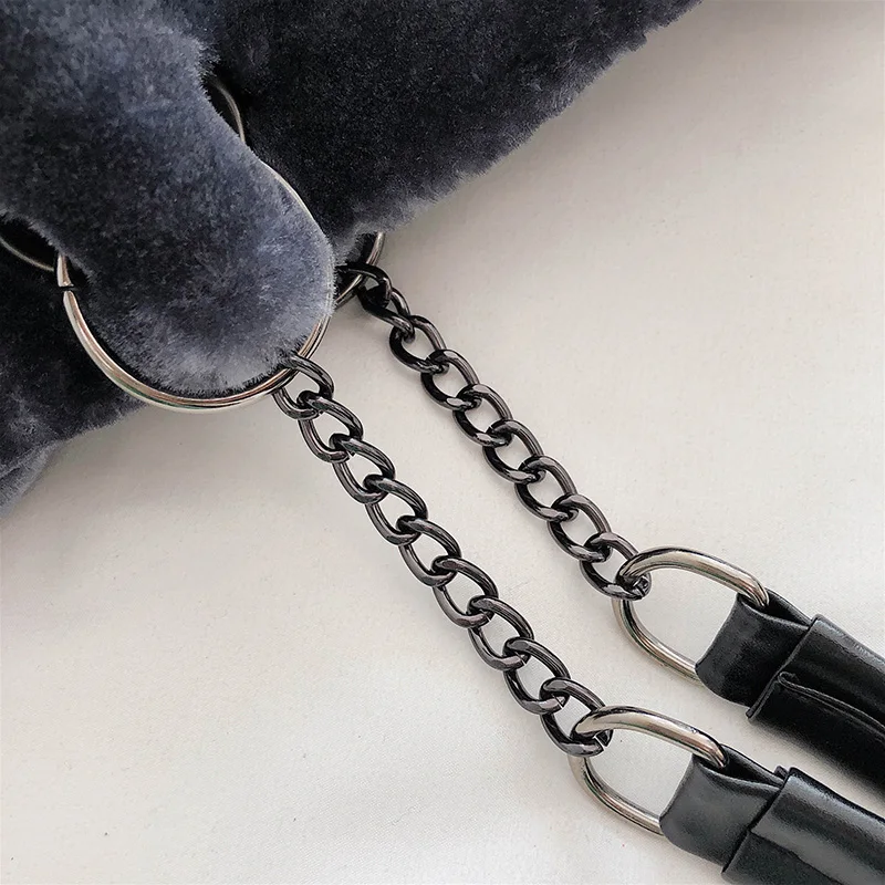 Borsa in lana moda autunno e inverno con una borsa tote da donna in peluche monospalla di grande capacità