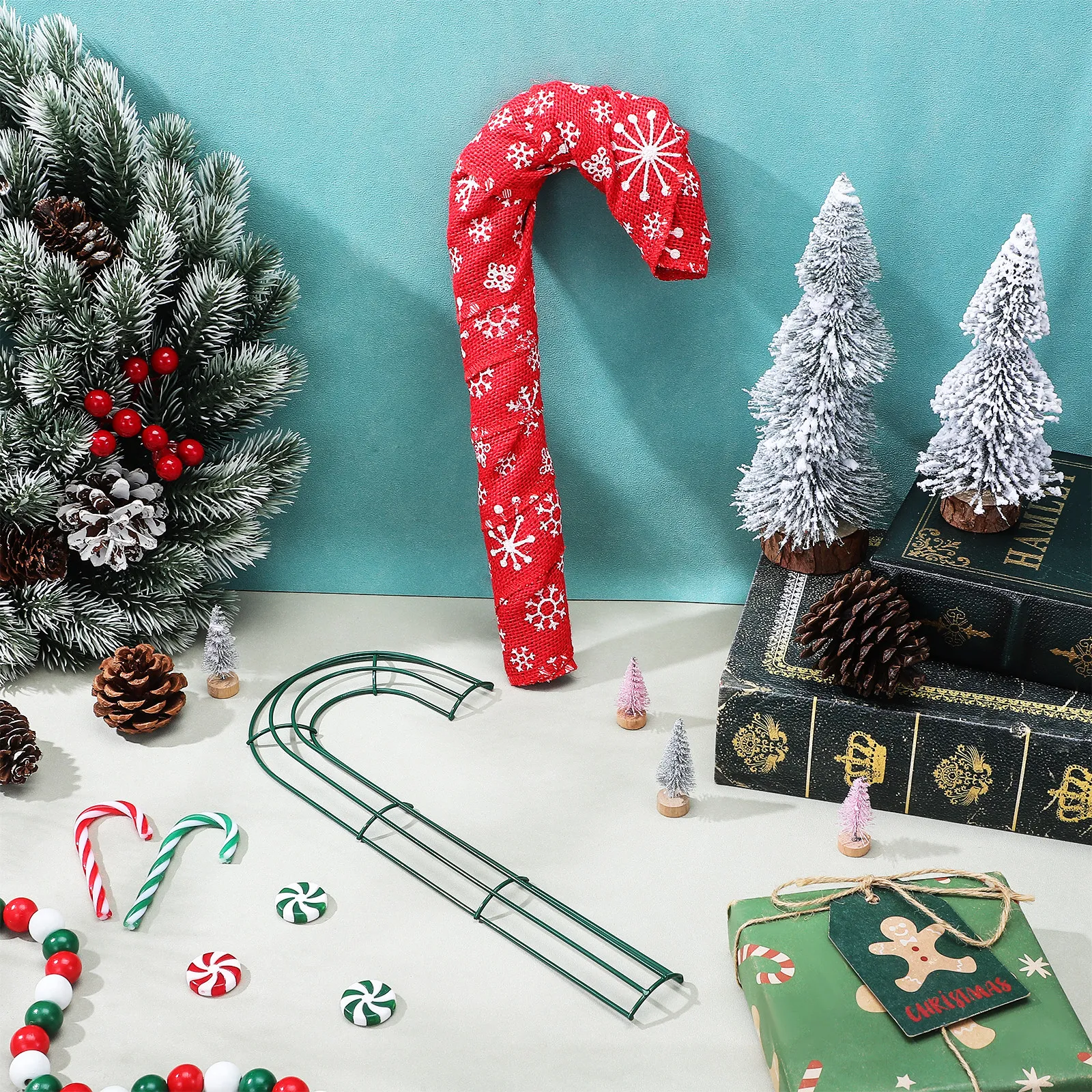 

4Pcs Iron Wreath Frame DIY Garland Frame Accessory for Christmas Holiday Decor Candy Cane Shape Metal Wreath Ring