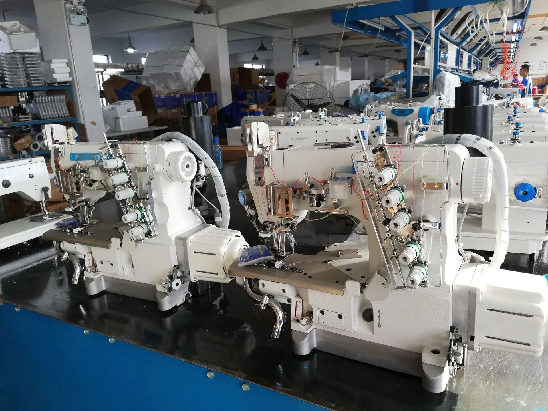 Small square head direct drive (left cut) automatic thread cutting interlock sewing machine