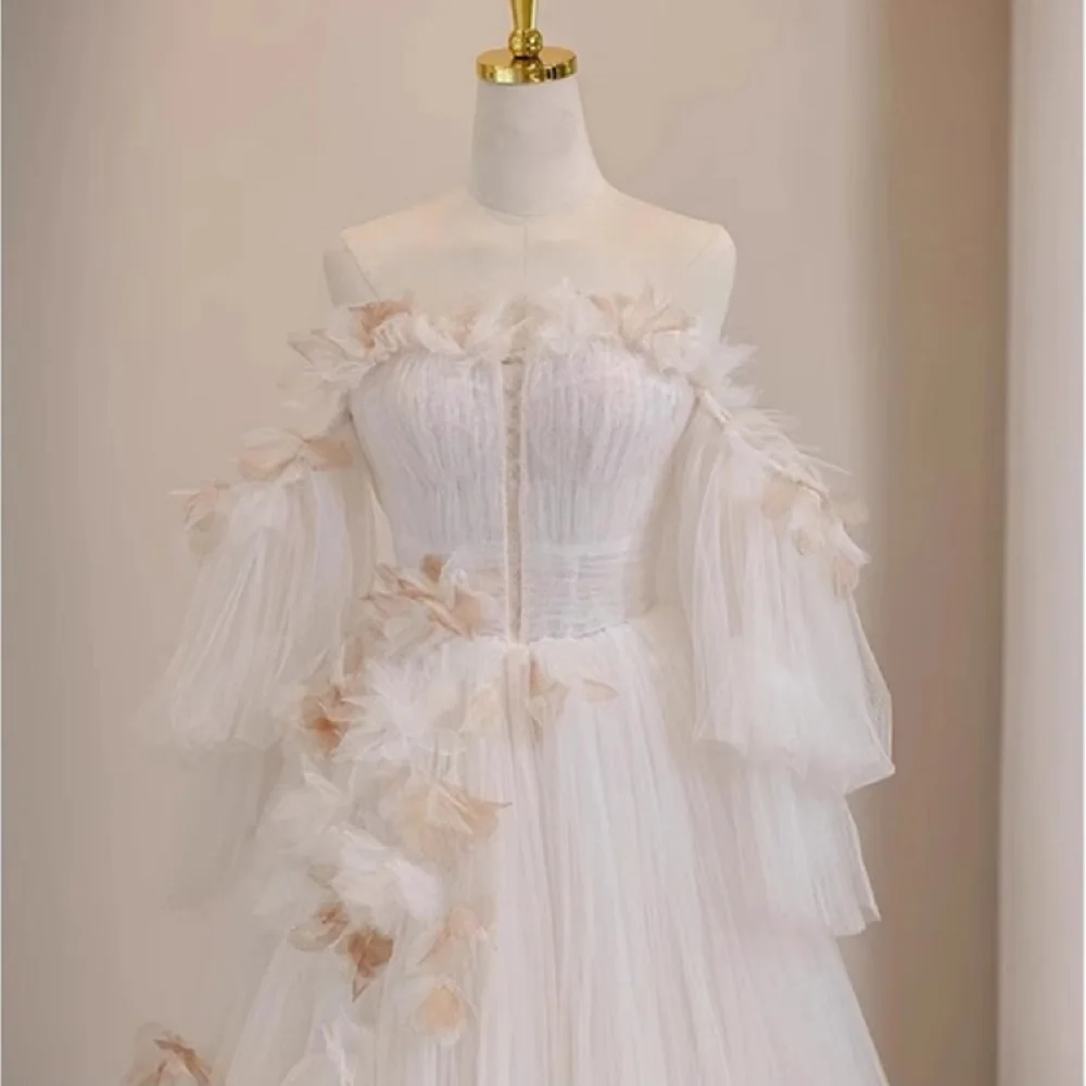 Maßgeschneidertes ZJ4049 Elegantes Boho-Hochzeitskleid in Elfenbeinfarbe mit plissiertem Perlenstickerei, schulterfrei, formeller Abend 2025,