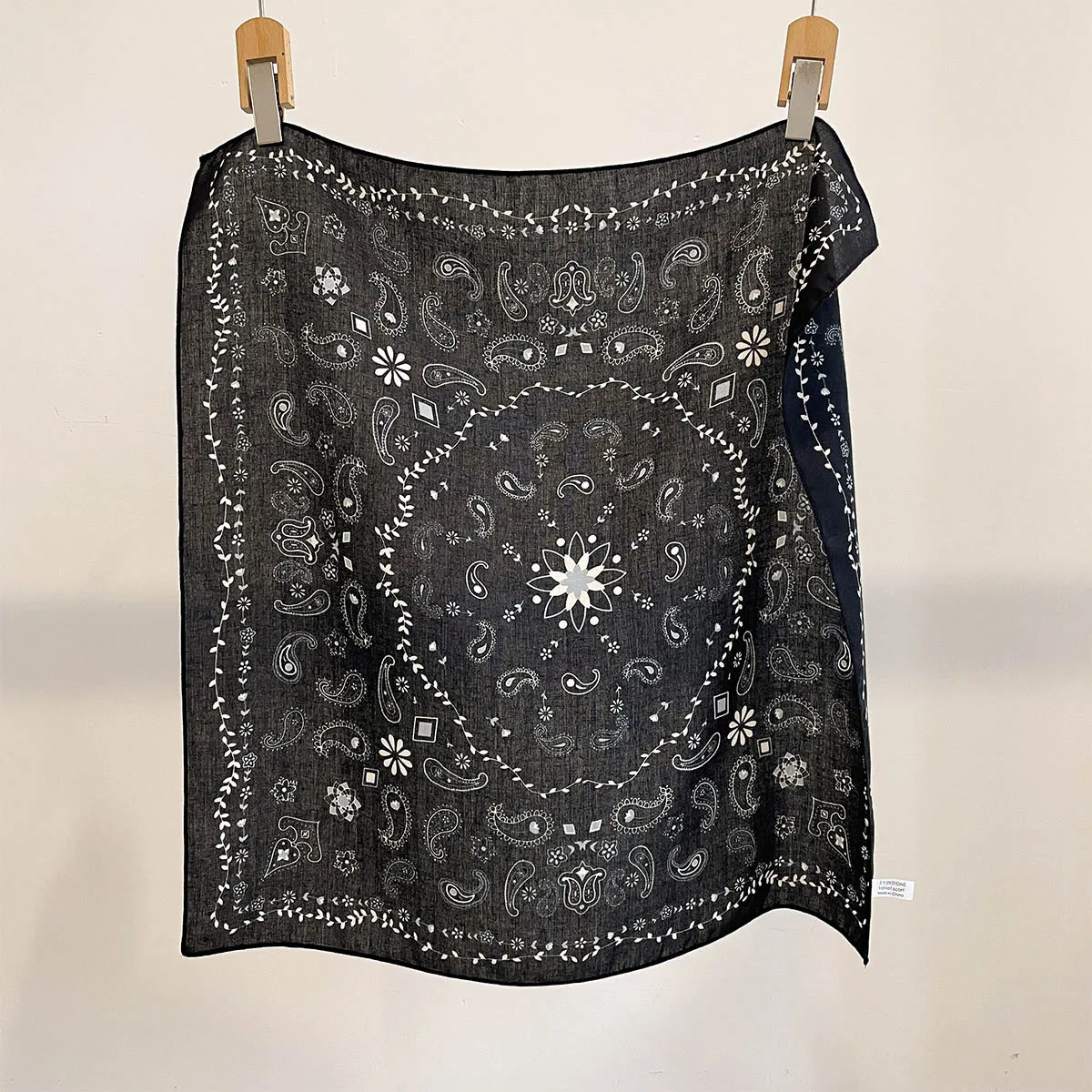 Summer Retro Cashew Square Scarf For Women Luxury Soft Satin Scarves Bandanas Elegant Hijab Neckerchief Spring Shawl Beach Wraps - view 6