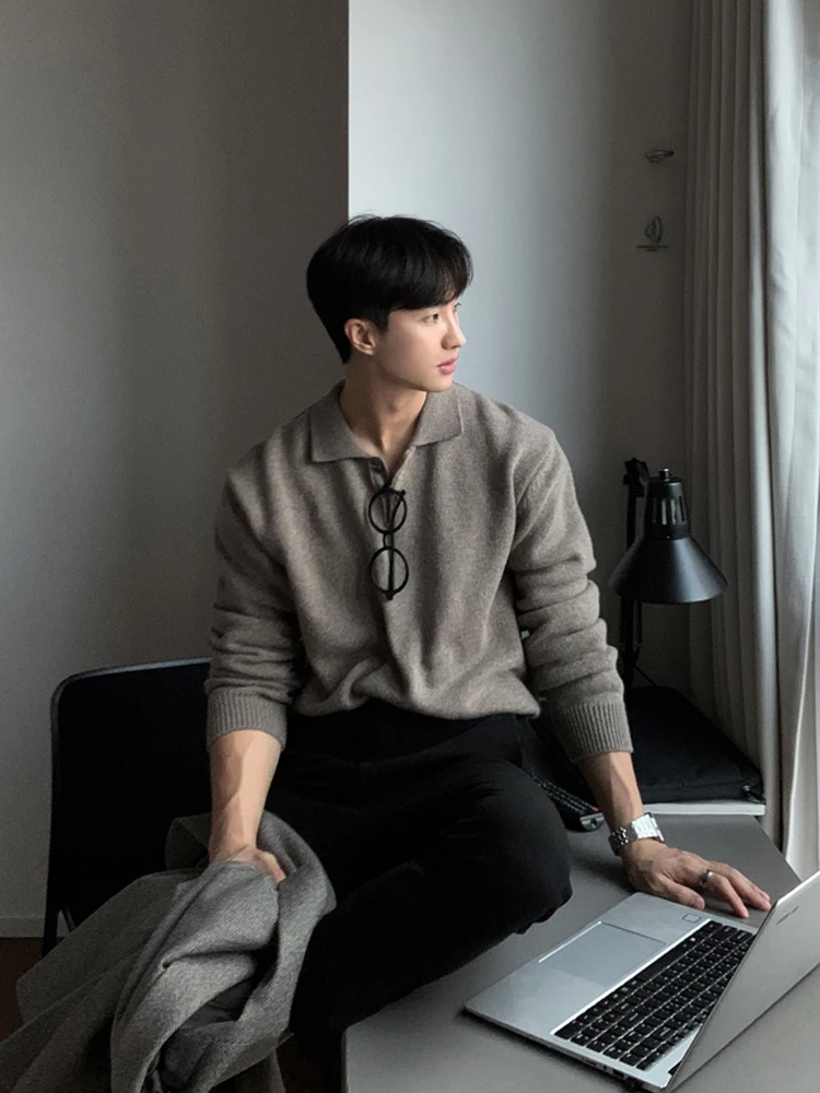 เสื้อสเวตเตอร์แคชเมียร์ผู้ชายแฟชั่นใหม่ ปกเสื้อแบบปกโปโล ดีไซน์เนอร์แฟชั่น เนื้อผ้านุ่มสบายผิว สวมใส่สบายทรงหลวม