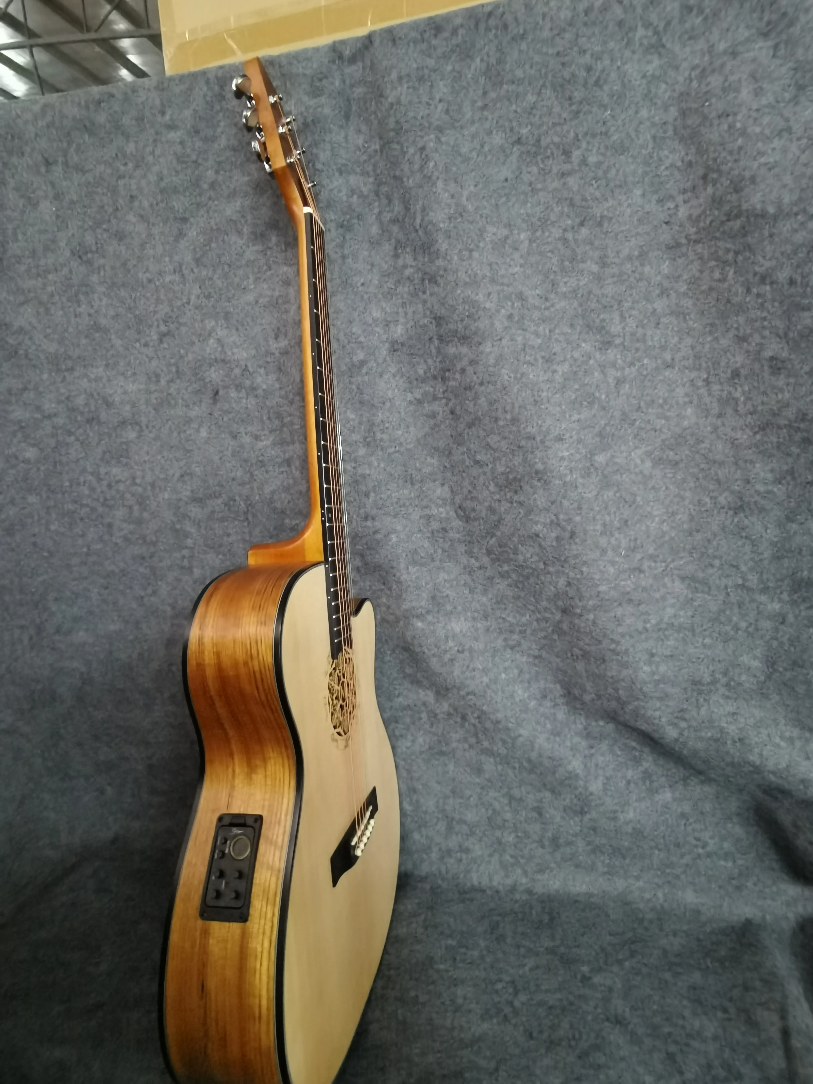 Thumbnail 3 - #27 Latest Acoustic Guitars Offers