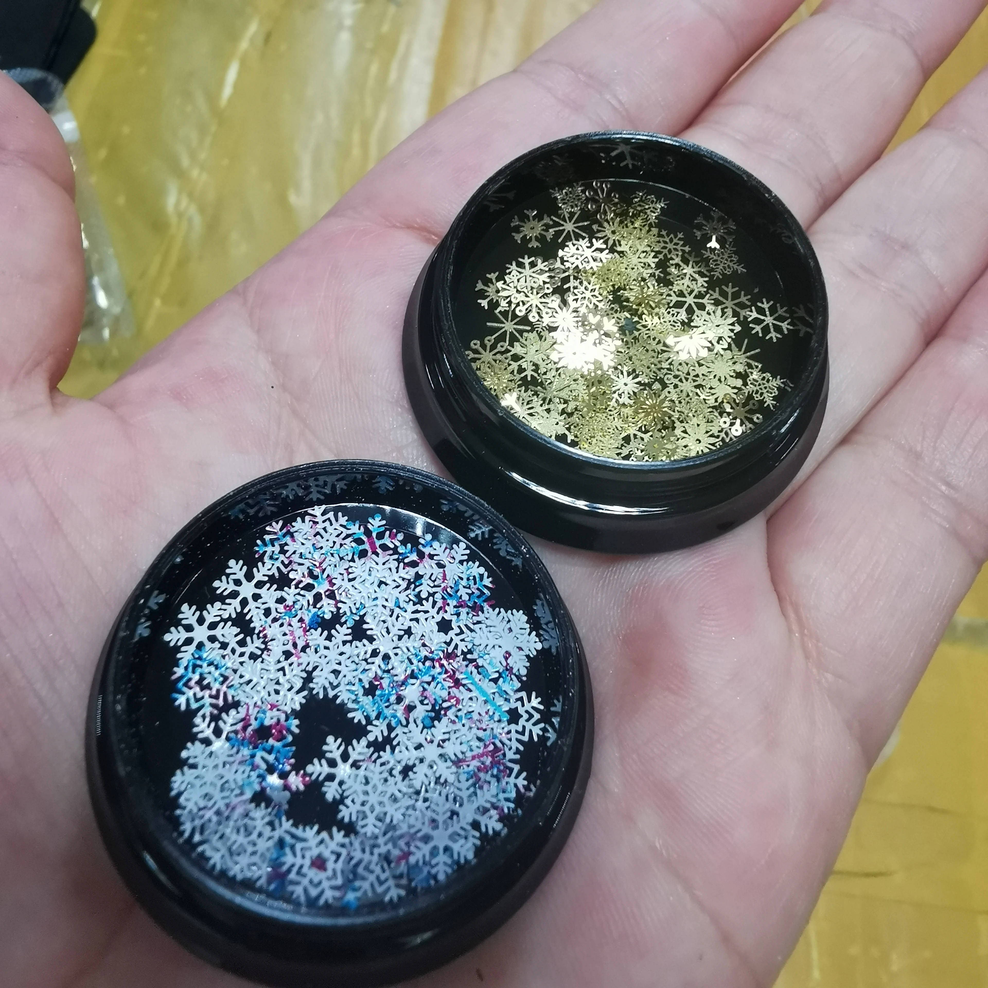 3D Natale Lega Fiocco di neve Paillettes per unghie Inverno Natale Fiocchi di metallo dorato Decorazione per unghie Capodanno fai da te Accessorio per unghie lucido