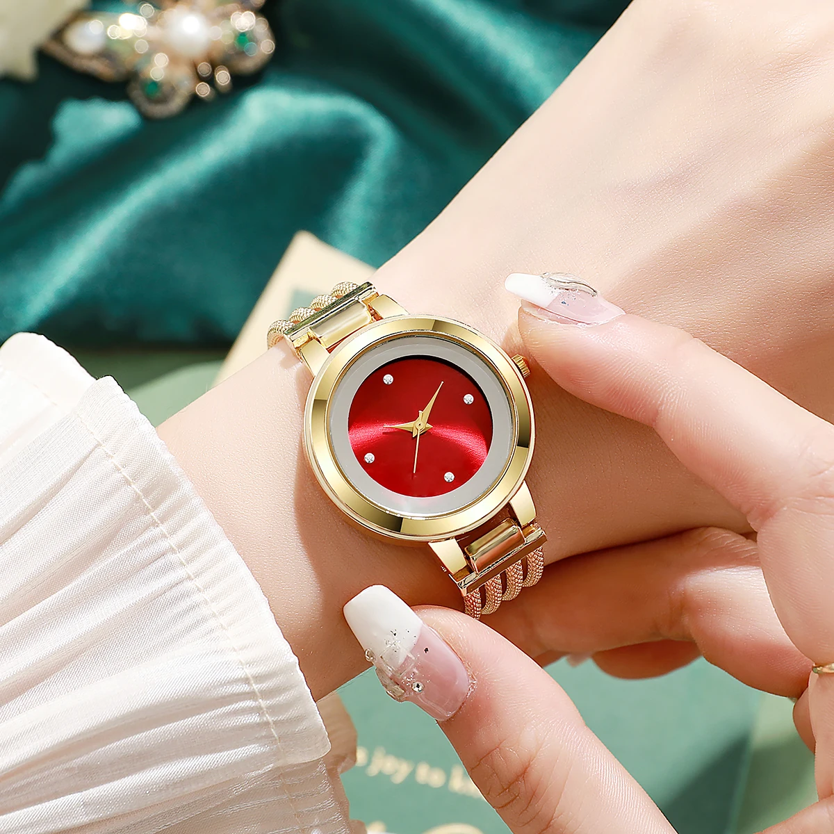 4pcs/set Women's Watch Elegant Fashion Simple Dial Trendy Leisure Classic Quartz Bracelet Watch (Box Not Included))