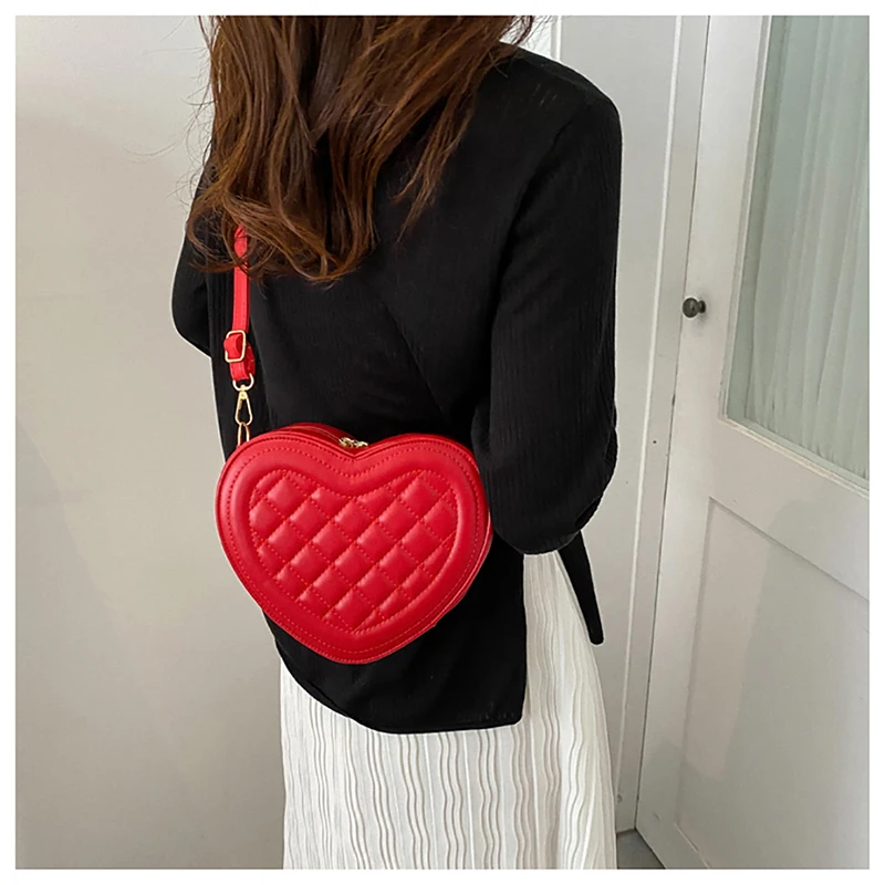 Design Sense Heart-shaped Women\'s Crossbody Bag Fashion Popular All-match Plaid Small Square Bag Y2K Cute Red Mini Shoulder Bags