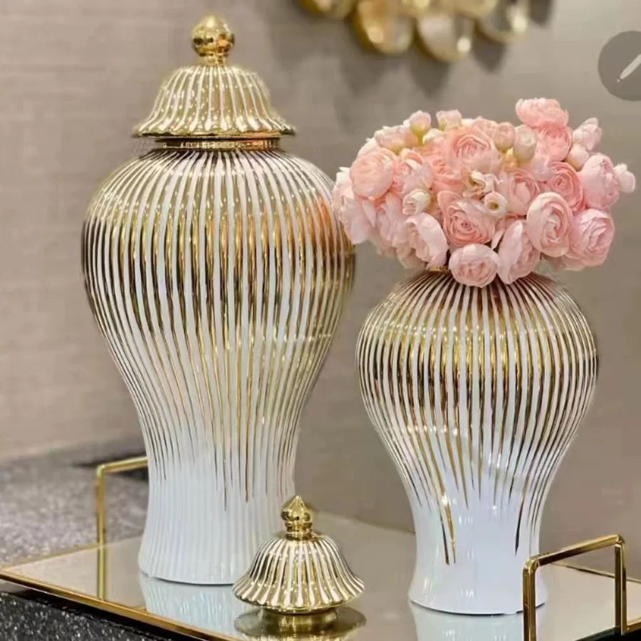 

Ceramic Ginger Jar Golden Stripes Decorative General Jar Vase Porcelain Storage Tank with Lid Handicraft Home Decoration Vases