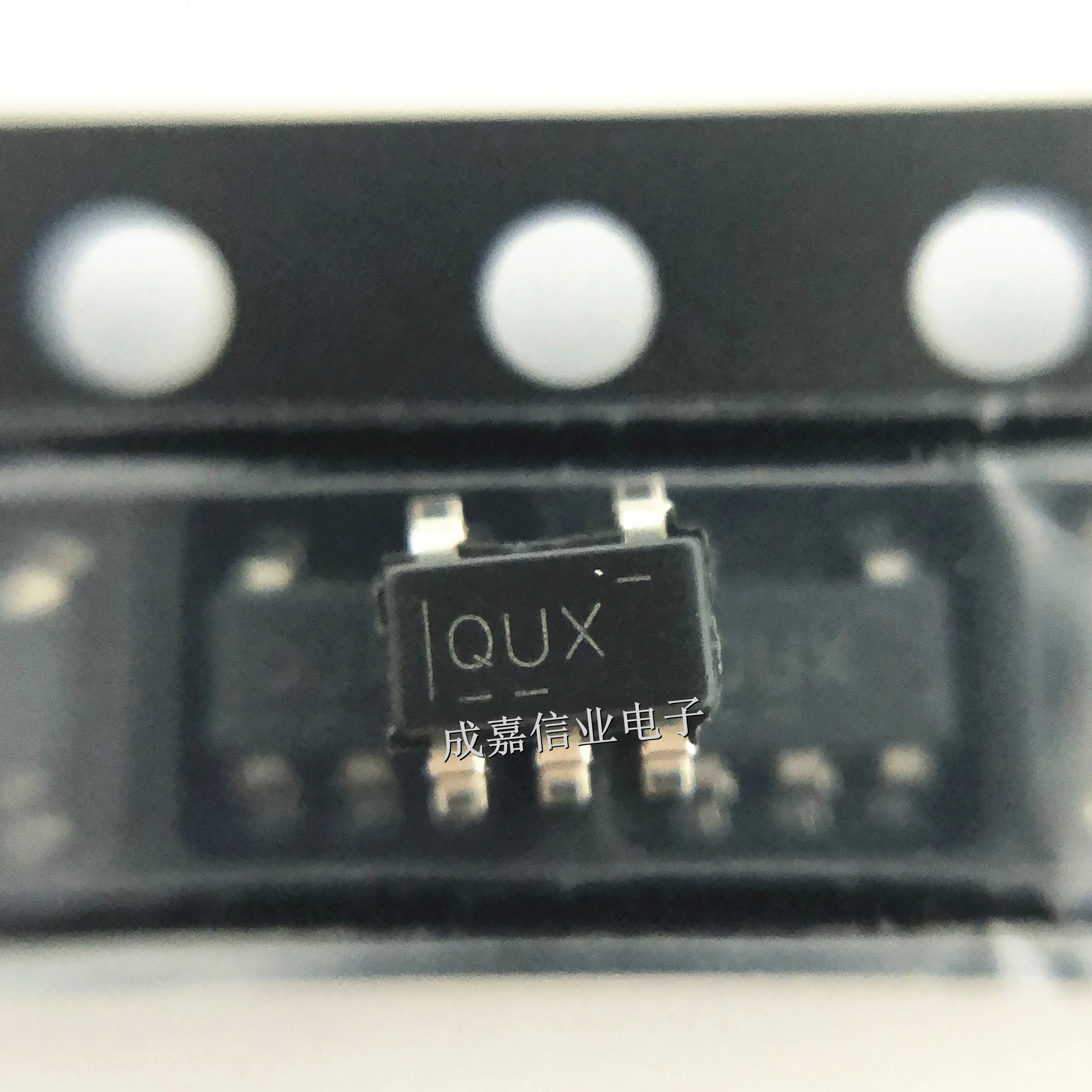 10pcs/Lot TLV70228DBVR SOT-23-5 MARKING;QUX  LDO Voltage Regulators 2.8V 300mA