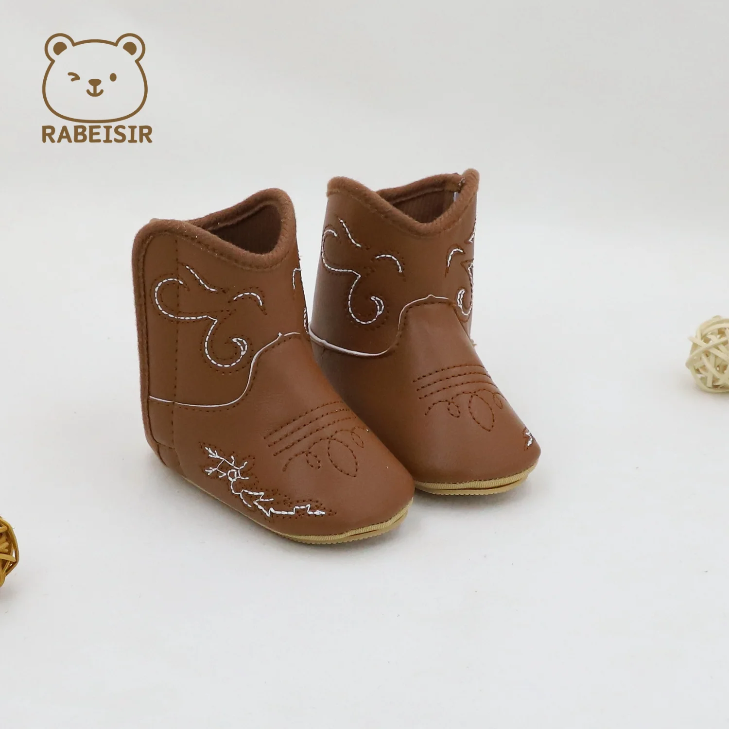 أحذية أطفال للخريف والشتاء، مضادة للانزلاق ومضادة للسقوط، للأطفال من عمر 0 إلى 1 سنة ونصف سنة، قديمة وأنيقة