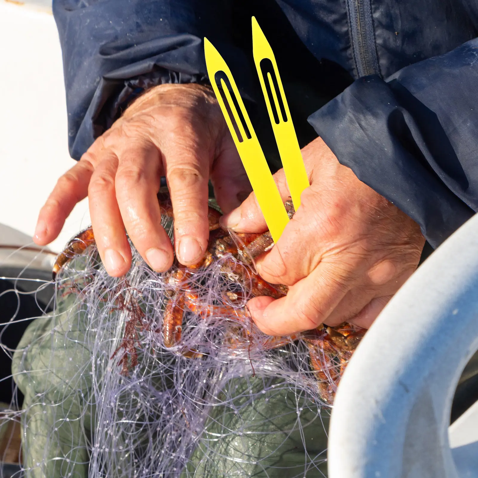 Net Mending Shuttles Plastic Fishing Net Repair Tools for Fast Tear Fixing Versatile Knitting Shuttle for Fishnet Woven Mesh and