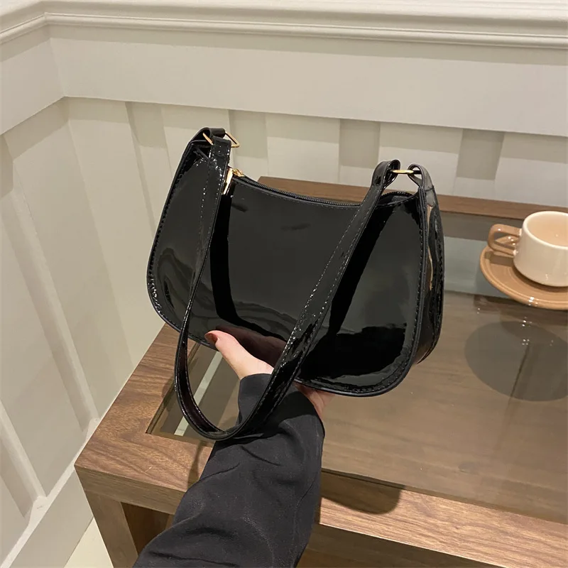 Women Patent Leather Handbags Simple Solid Stachels Shoulder Bags Female Versatile Casual Commute Pu Underarm Packs