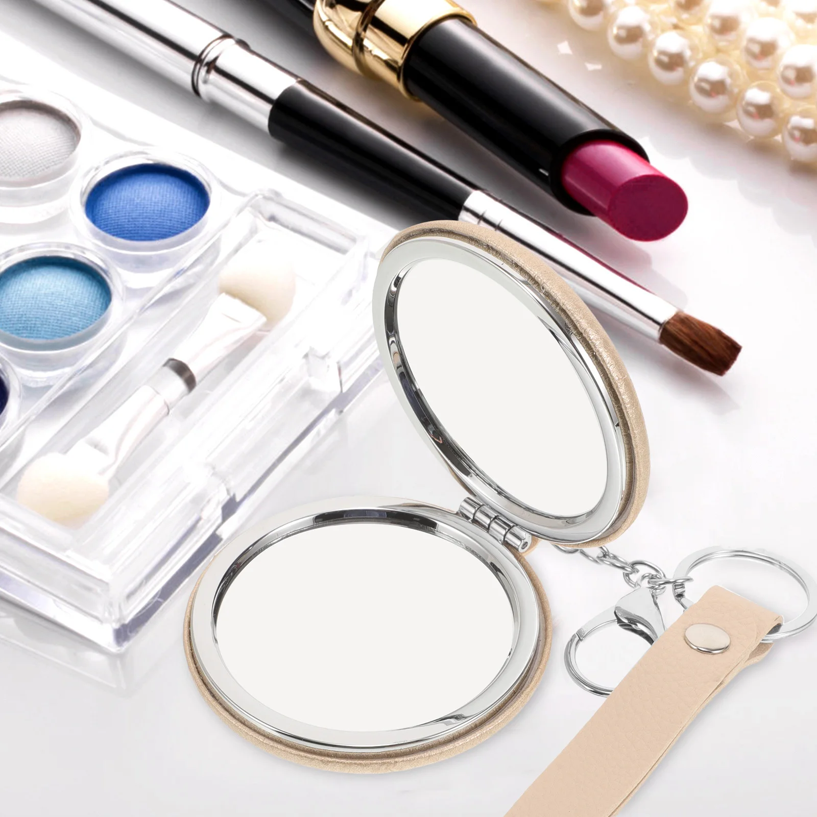 1Pcs Mini Mirror Keychain Pendant Clear Surface High Gloss Folding Design Good Hand Feeling Versatile Gift Women All