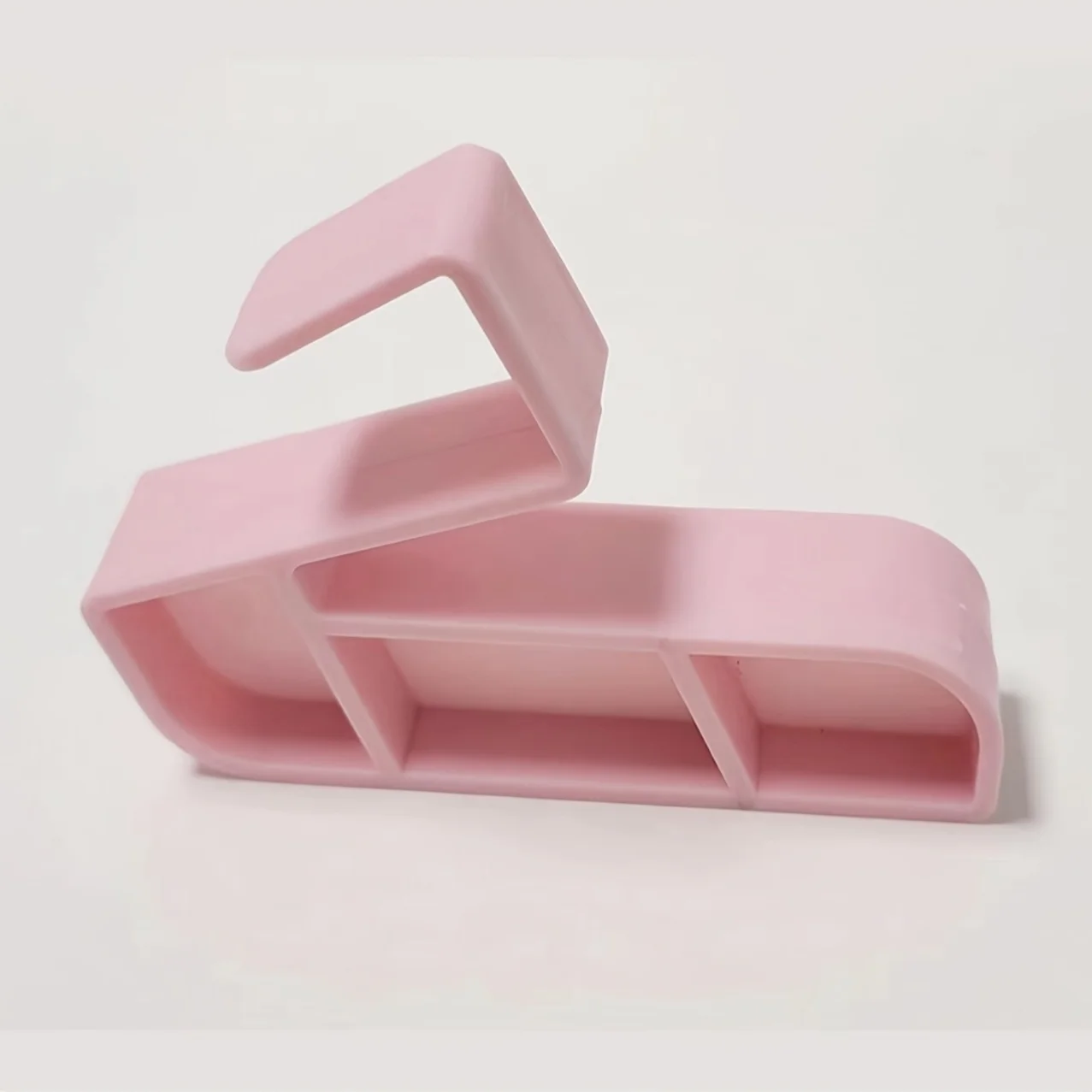 2pcs Small Shoe Organizer Hangable Slippers Organizer Wall Shoes Storage Holder Slippers Display Hook Drying Shelf For Basketbal