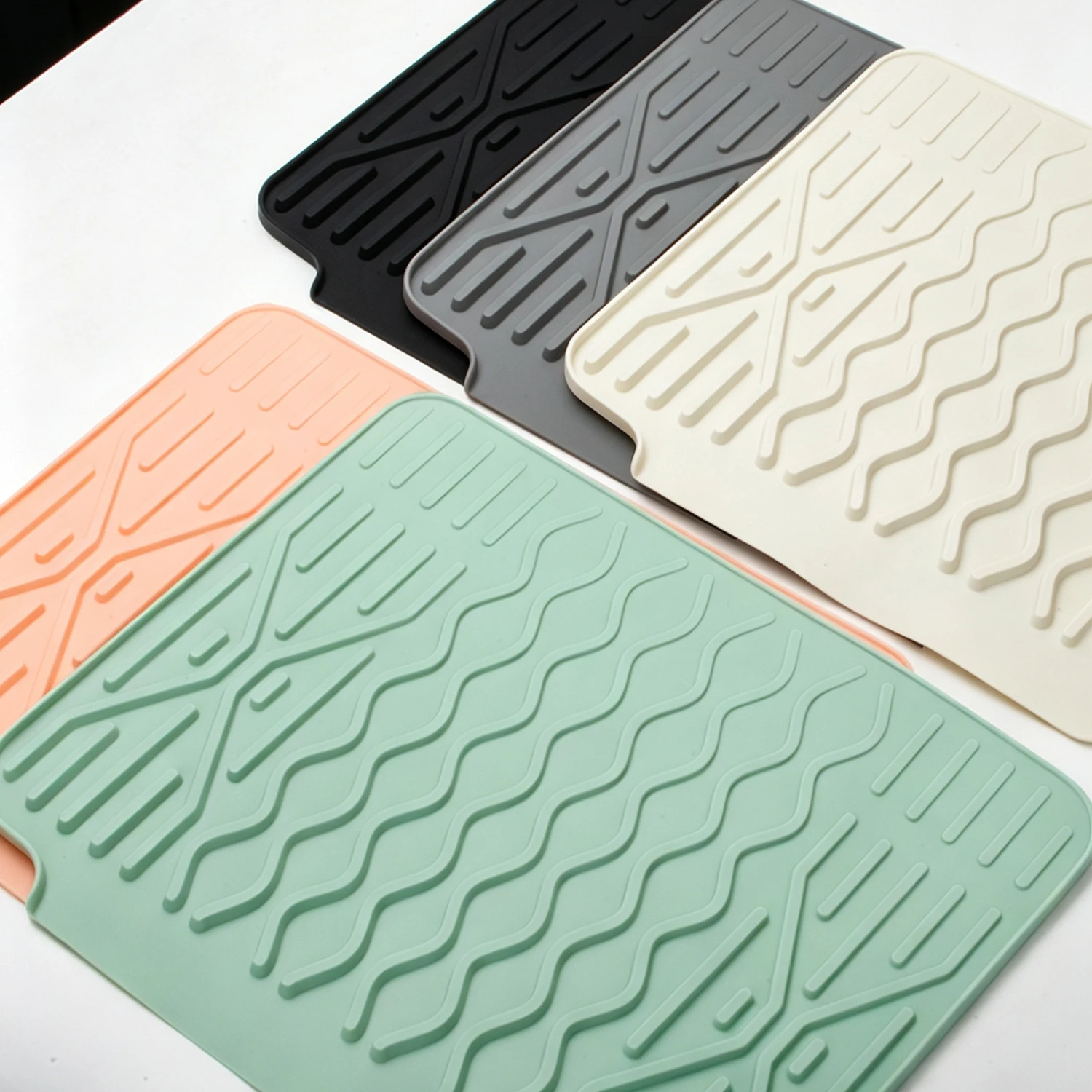 Wave‑Groove Silicone Dish Drying Mat, Non‑Slip Drainage Pad Heat Resistant Kitchen Countertop Protector for Tableware Cookware