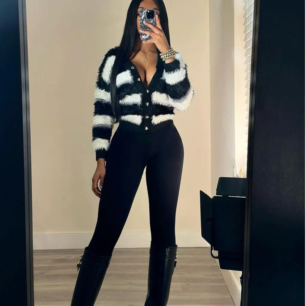 

Women's Black And White Striped Single-Breasted Cardigan Sweater Fashion Winter Warm European American Style Wholesale