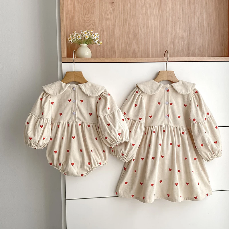 2026 Neuer Koreanischer Stil Baby Mädchen Cord-Bodysuit Rotes Herzmuster Langarm-Strampler Säuglings-Frühlings-Herbst-Kleidung 0-24M – Detail 18
