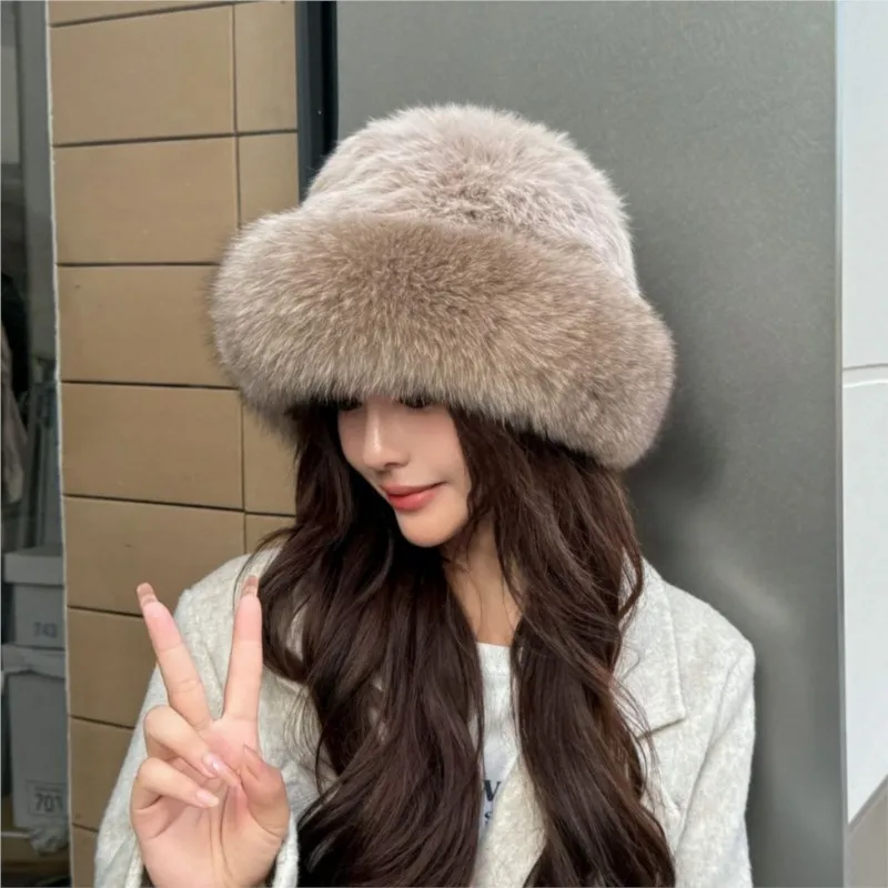 A new style of fur fisherman's hat for women to keep warm in winter The thickened ear-protecting basin makes face smaller
