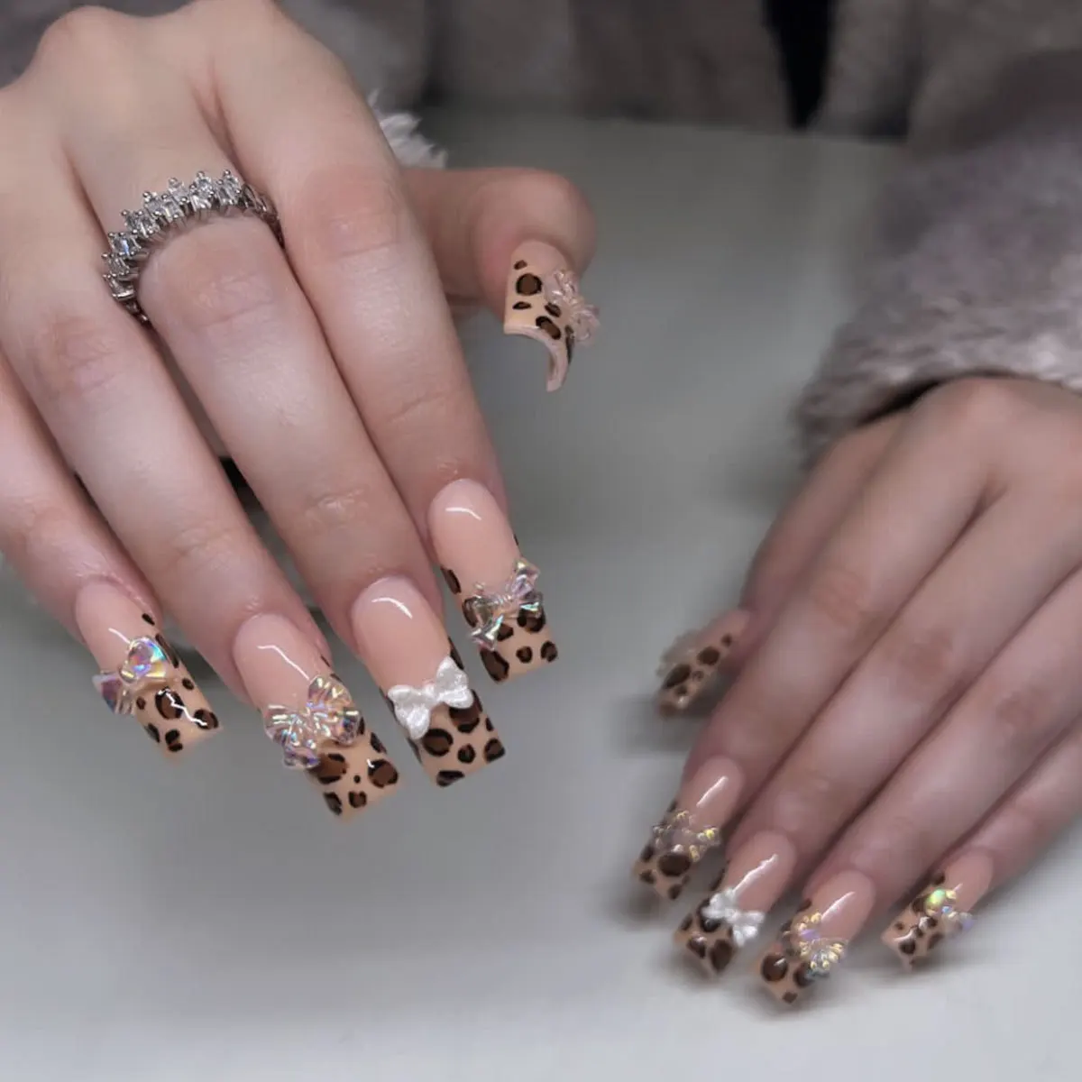 

24pcs French Bow Press on Nail European and American Leopard Print Artificial Fake Nails Seamless Removable False Nail